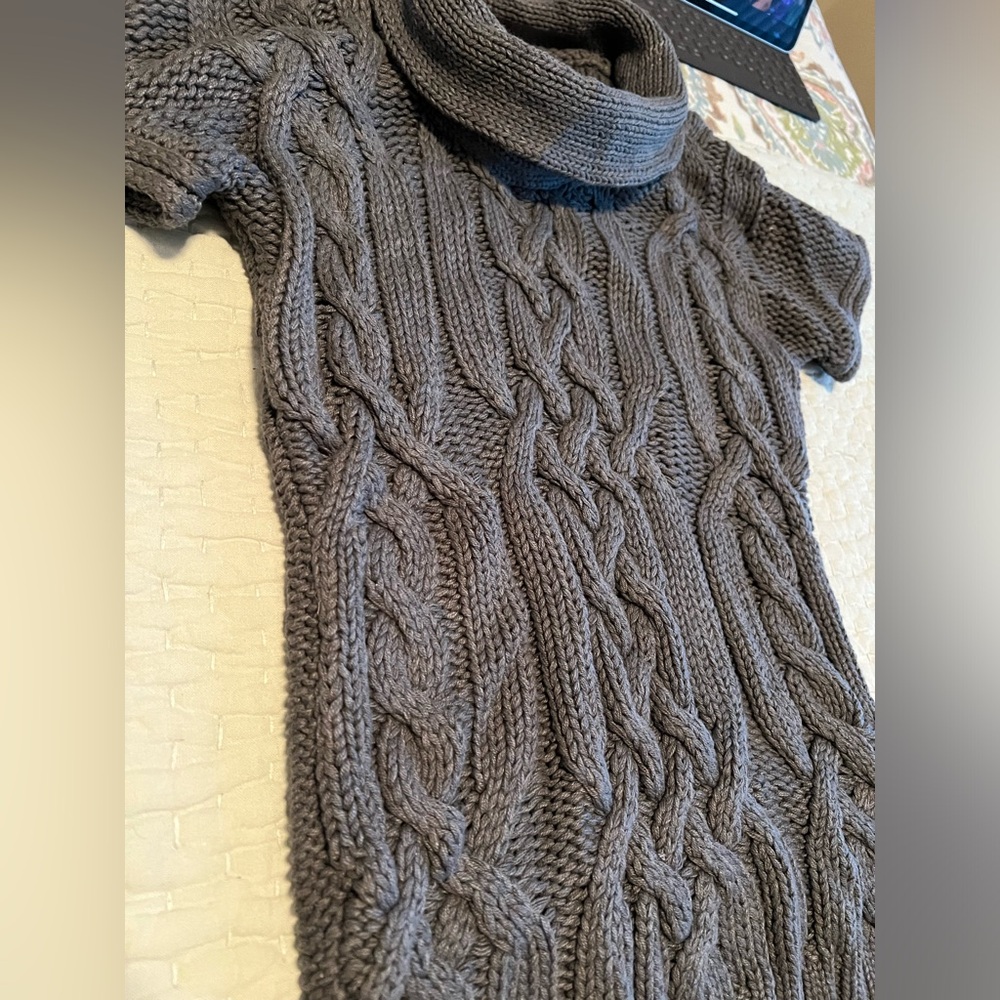 Old Navy Sweater